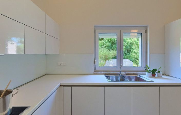 Image No.8-4 Bed Property for sale