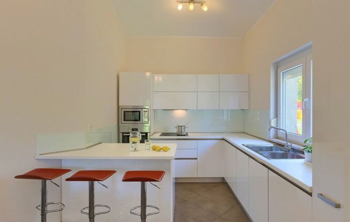 Image No.9-4 Bed Property for sale