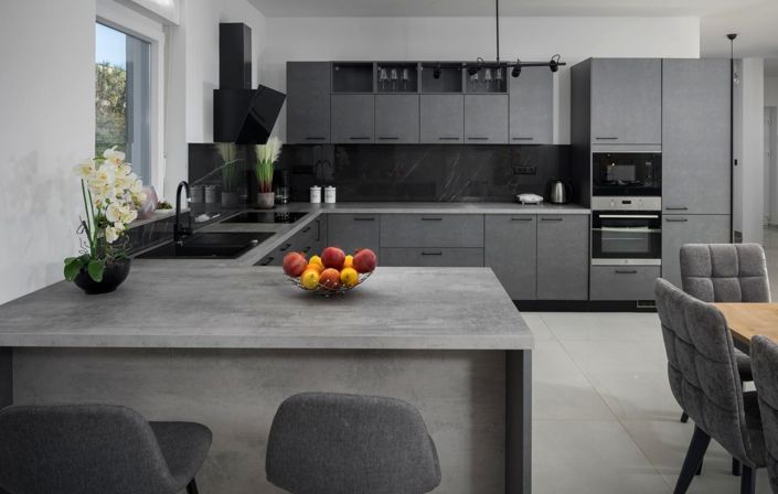 Image No.11-4 Bed Property for sale