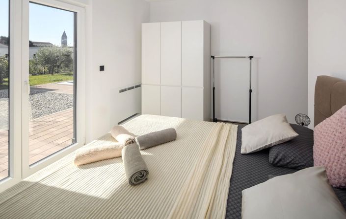 Image No.14-4 Bed Property for sale