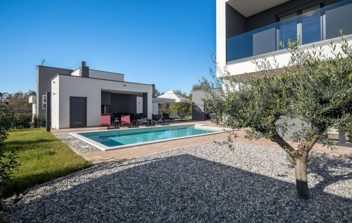 Image No.2-4 Bed Property for sale