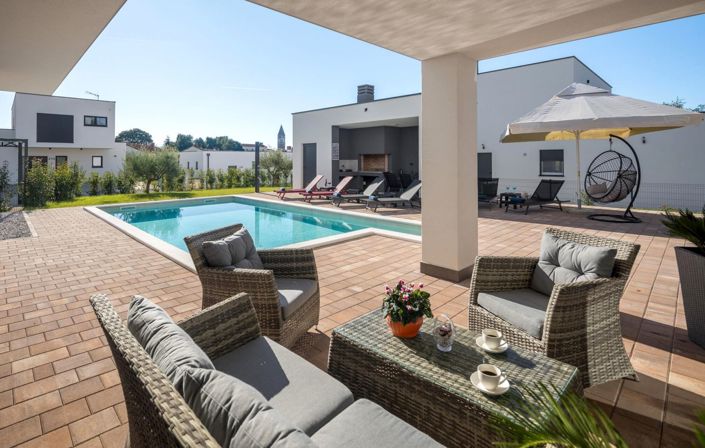 Image No.6-4 Bed Property for sale