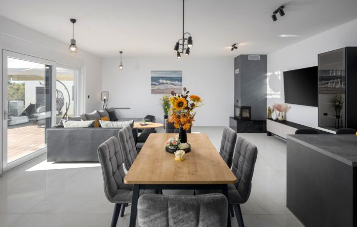 Image No.9-4 Bed Property for sale