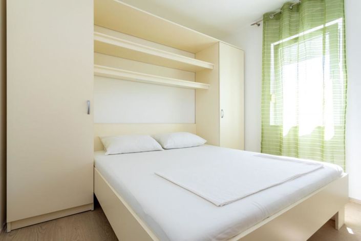 Image No.14-3 Bed Property for sale