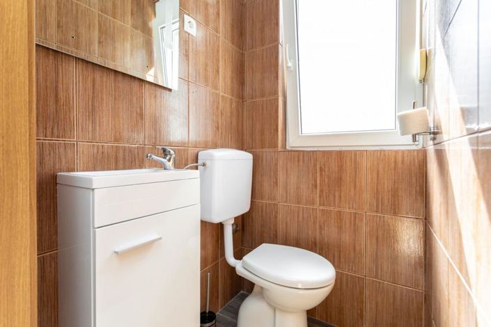 Image No.15-3 Bed Property for sale