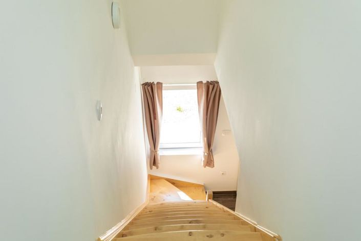 Image No.9-3 Bed Property for sale