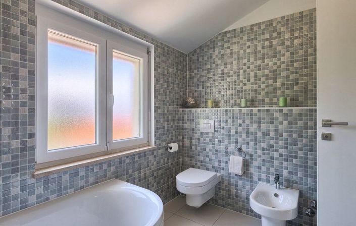 Image No.16-4 Bed Property for sale