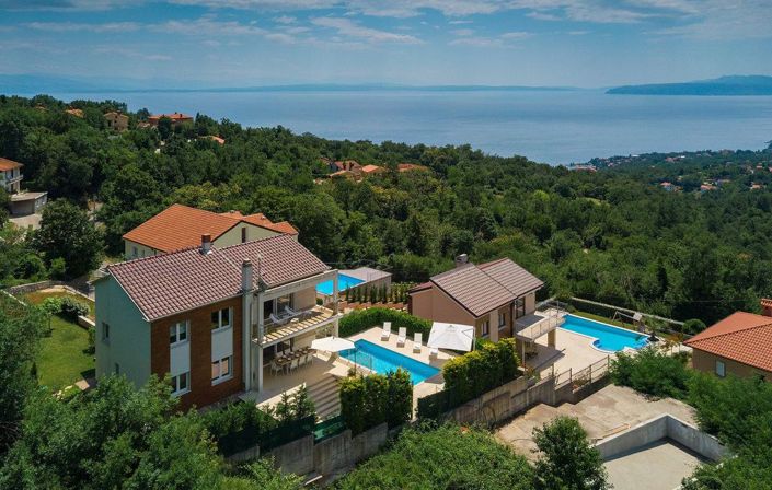 Image No.4-4 Bed Property for sale