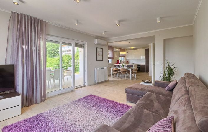 Image No.6-4 Bed Property for sale