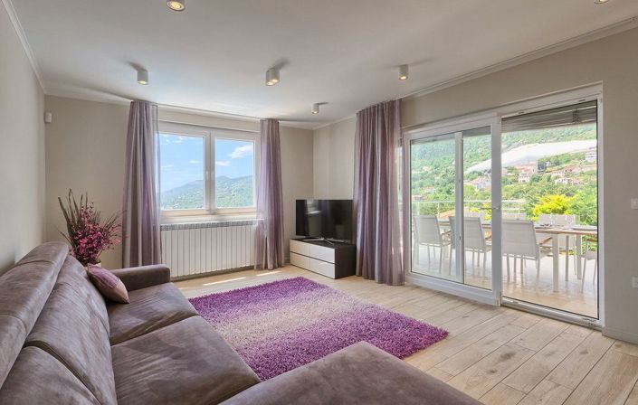 Image No.7-4 Bed Property for sale