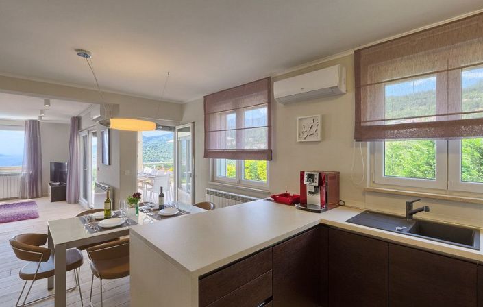 Image No.9-4 Bed Property for sale