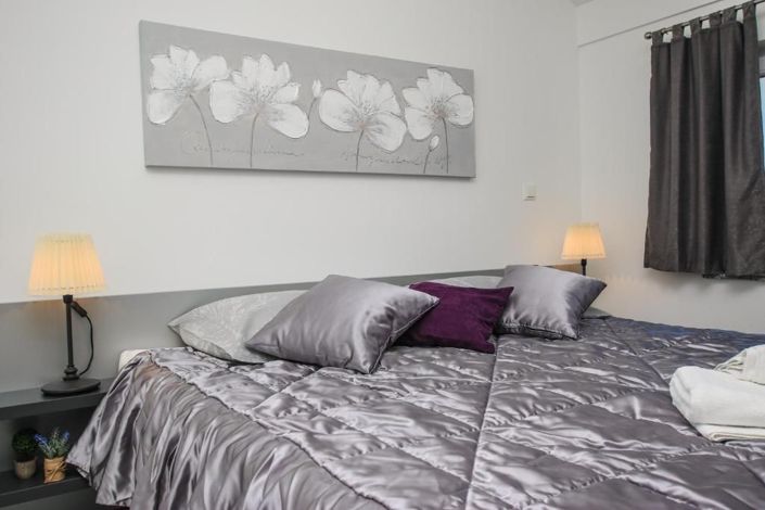 Image No.20-5 Bed Property for sale