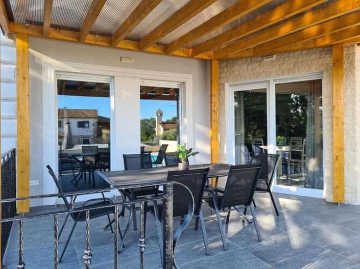 Image No.22-5 Bed Property for sale