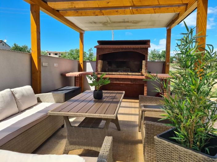 Image No.24-5 Bed Property for sale