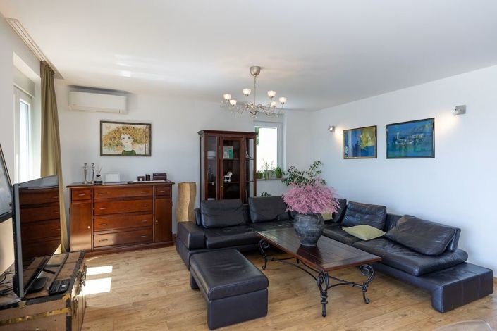 Image No.3-Propriété de 4 chambres à vendre à Primorje-Gorski Kotar