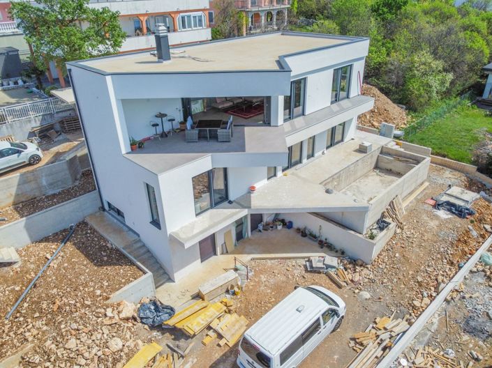 Image No.16-5 Bed Property for sale