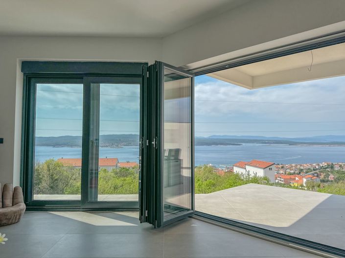 Image No.18-5 Bed Property for sale