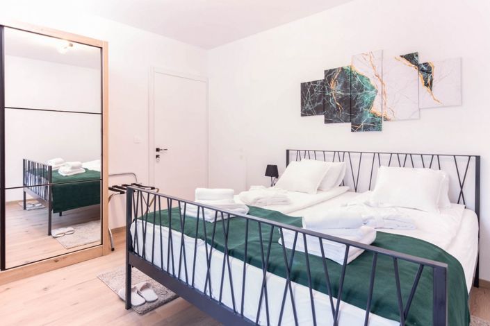 Image No.16-4 Bed Property for sale