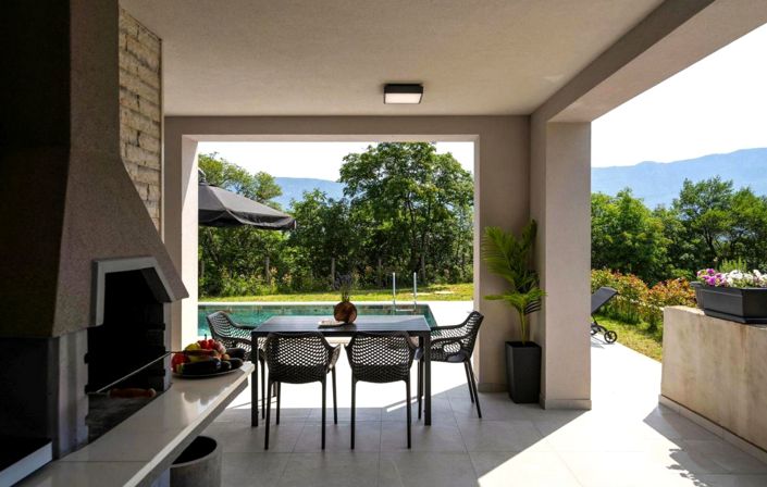 Image No.12-4 Bed Property for sale