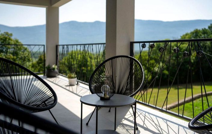 Image No.16-4 Bed Property for sale