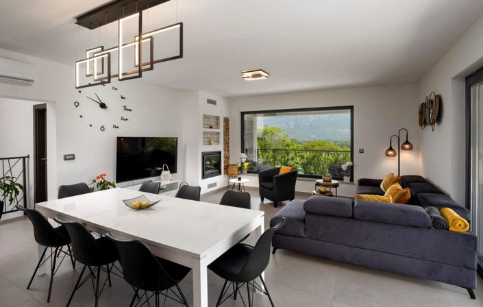 Image No.21-4 Bed Property for sale