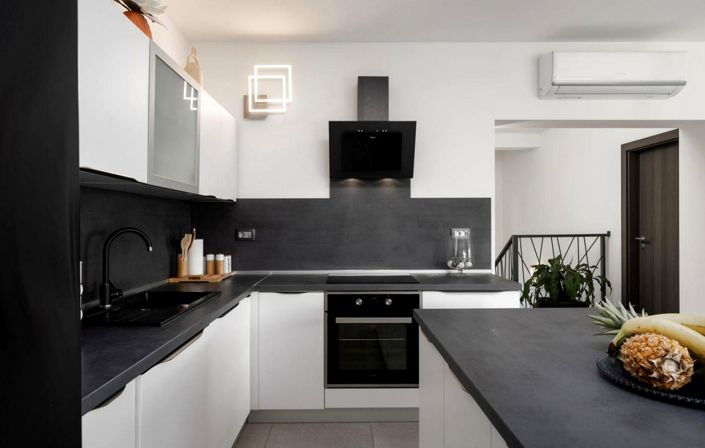 Image No.24-4 Bed Property for sale