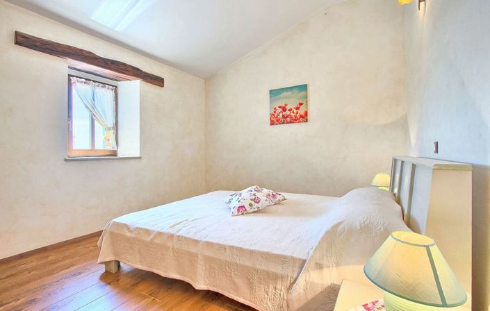 Image No.16-5 Bed Property for sale