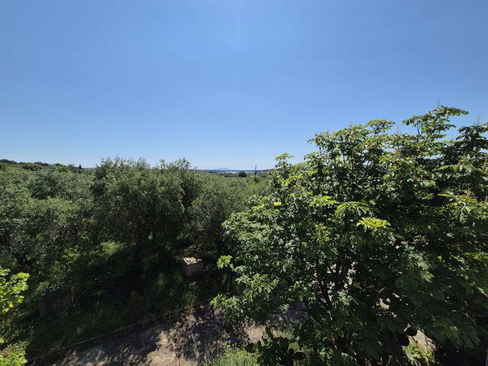 Image No.19-12 Bed Property for sale