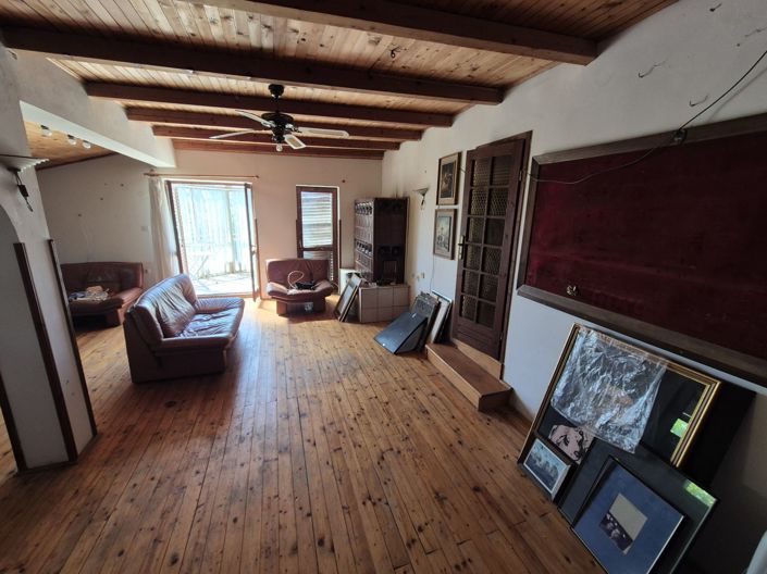 Image No.21-12 Bed Property for sale