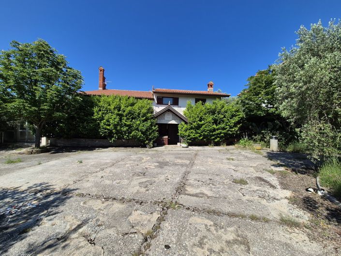 Image No.4-12 Bed Property for sale