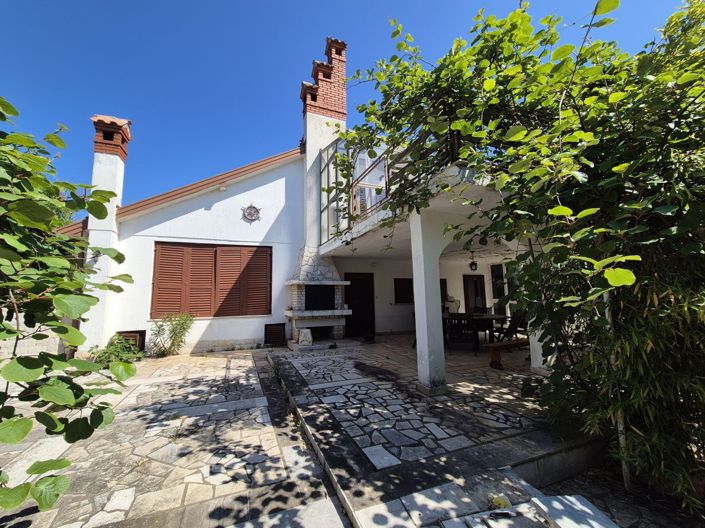 Image No.7-12 Bed Property for sale