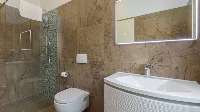 Image No.13-3 Bed Property for sale