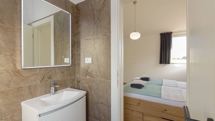 Image No.19-3 Bed Property for sale