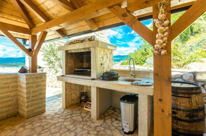 Image No.13-12 Bed Property for sale