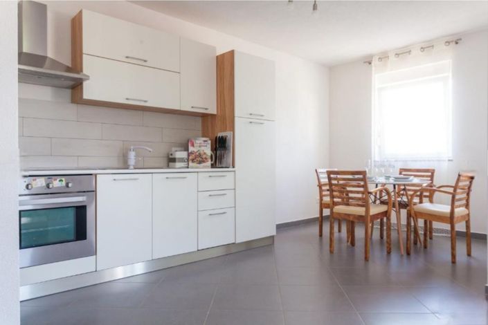 Image No.20-12 Bed Property for sale