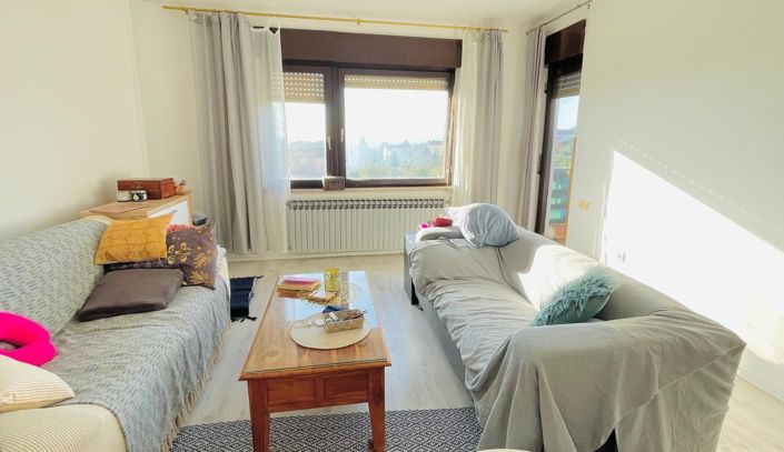 Image No.8-9 Bed Property for sale