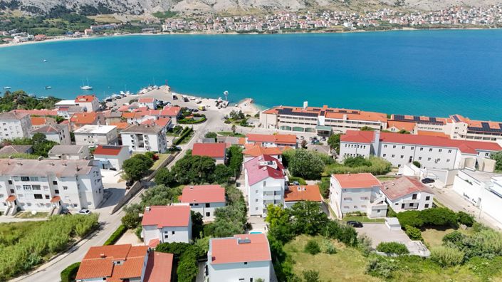 Image No.4-24 Bed Property for sale