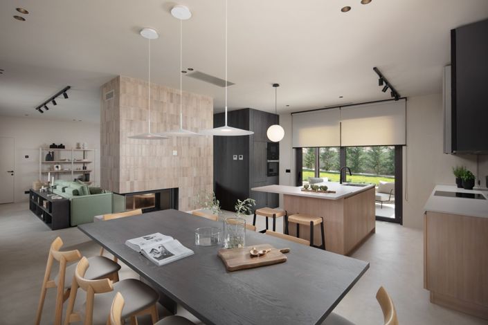 Image No.10-3 Bed Property for sale