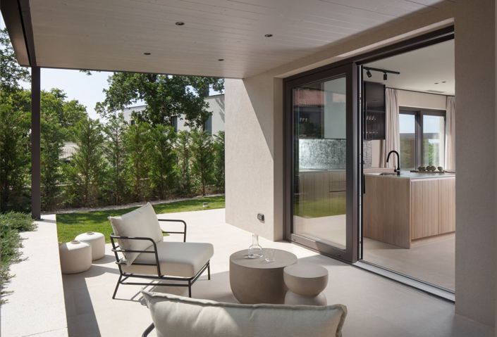 Image No.11-3 Bed Property for sale