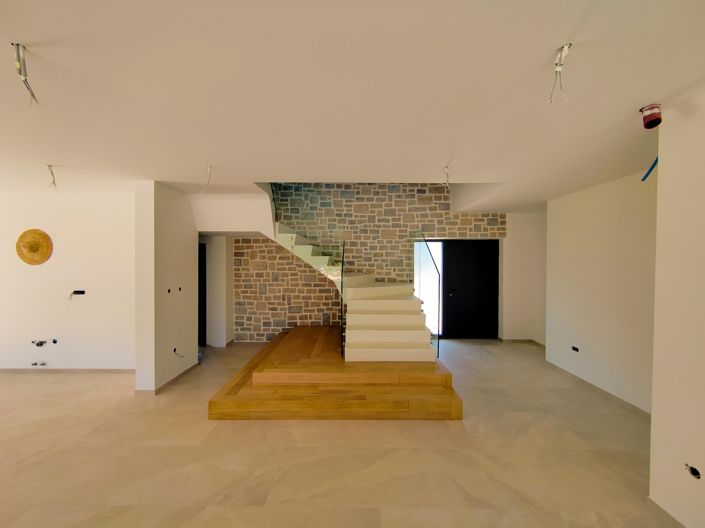 Image No.13-4 Bed Property for sale