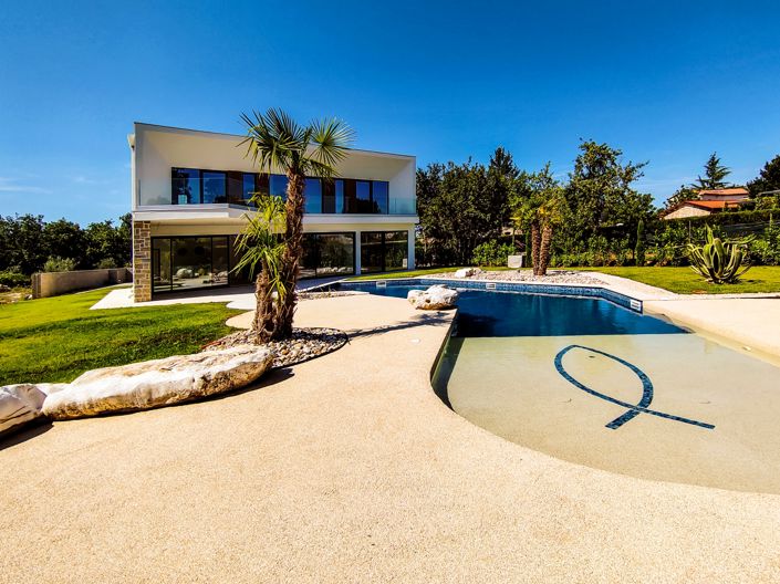 Image No.4-4 Bed Property for sale