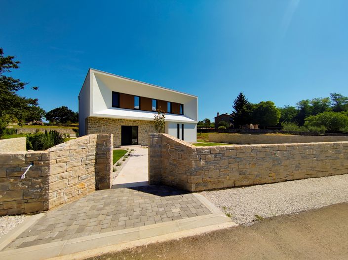 Image No.8-4 Bed Property for sale