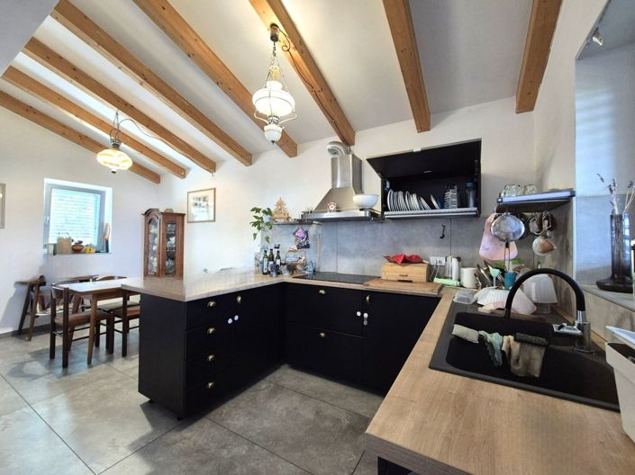 Image No.19-6 Bed Property for sale