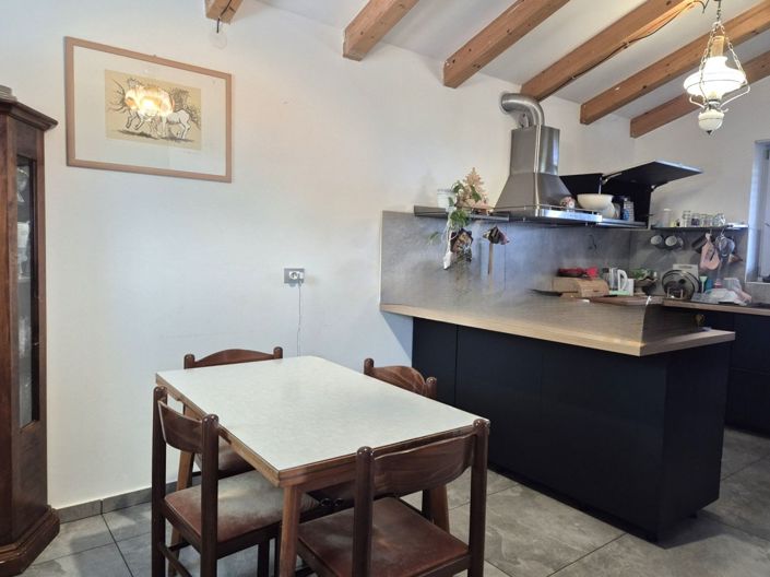 Image No.20-6 Bed Property for sale