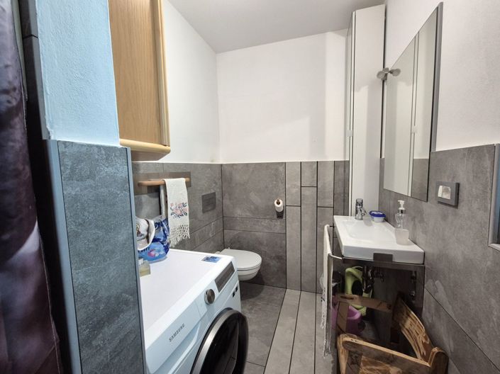 Image No.22-6 Bed Property for sale