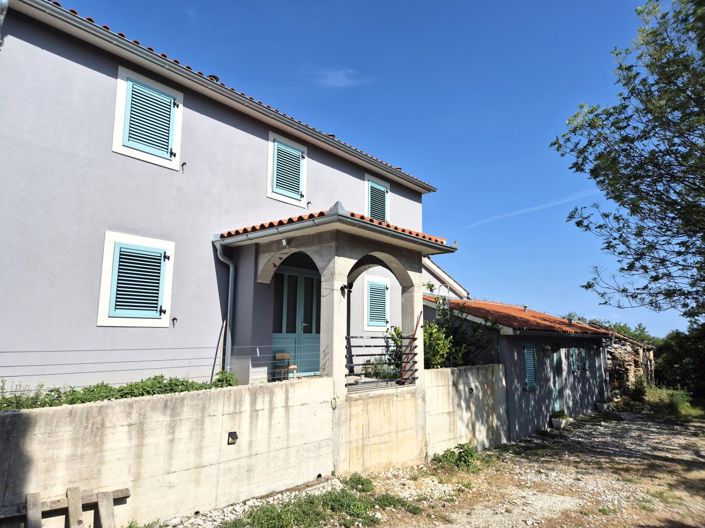 Image No.7-6 Bed Property for sale