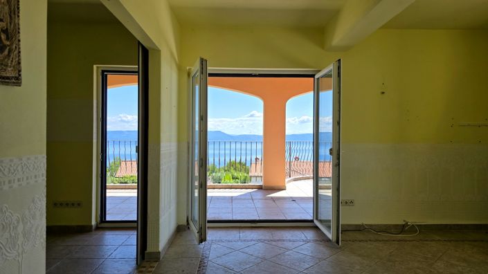 Image No.23-4 Bed Property for sale