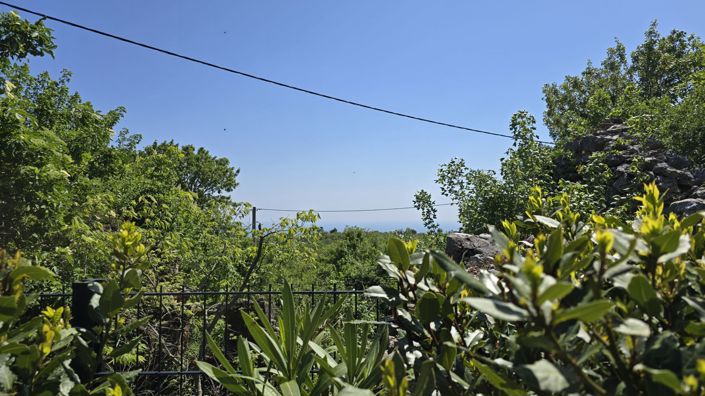 Image No.21-3 Bed Property for sale