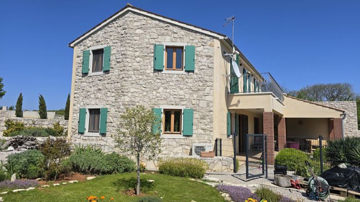 Image No.5-3 Bed Property for sale