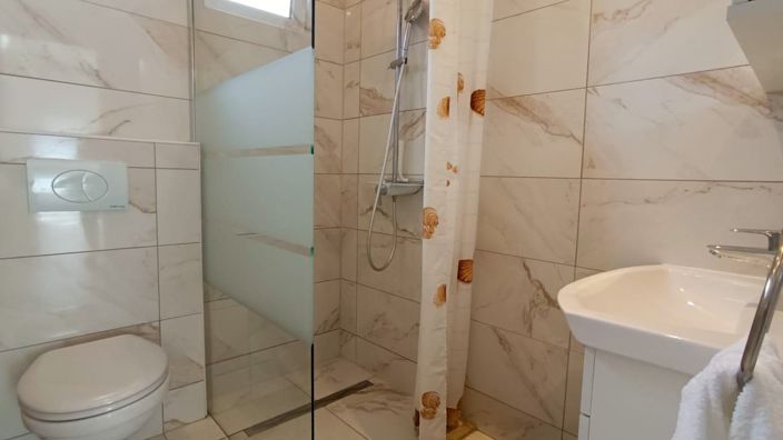 Image No.15-5 Bed Property for sale